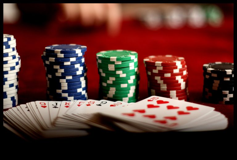 Sete maneiras simples de melhorar seu jogo em torneios de poker
