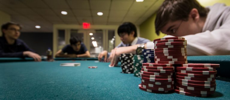 Mãos do Texas Hold’em: Pares Baixos na Mão Inicial